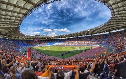 final da champions league 2023 estádio lotado de gente